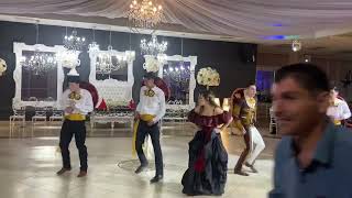 El baile sorpresa de Elizabeth estilo folklorico