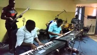 Dave Jloopz and friends  playing Joe mettle’s Mensuro chords