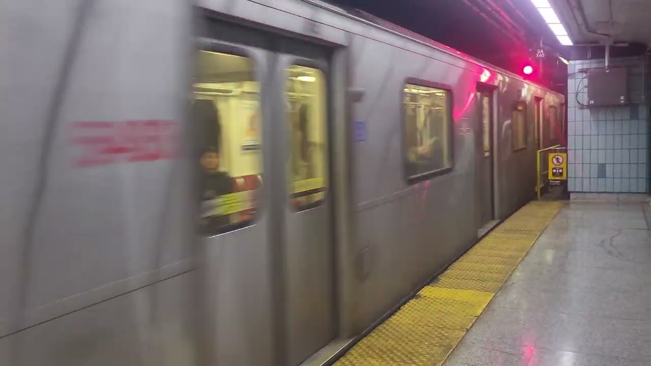 Toronto Rocket (5480-5486) | St. Andrew Station