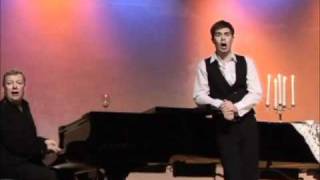 Kitarre Käes Ja Mantel Üle Õla.wmv