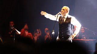 Diyarbakırda Yavuz Bingölün Seslendirdiği Gitme Şarkısına Yüzlerce Kişi Eşlik Etti Resimi