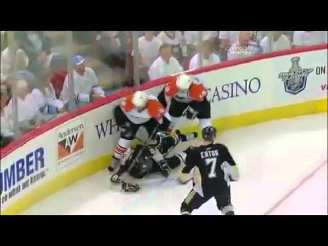 Report: Claude Giroux punches Crosby in Team Canada practice. - HockeyFeed