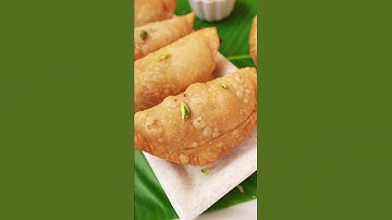 Sweet Shop Style Kajjikayalu 😋  coming tomorrow 🤩 #Shorts #Shravaniskitchen 👌Crispy Kajjikayalu