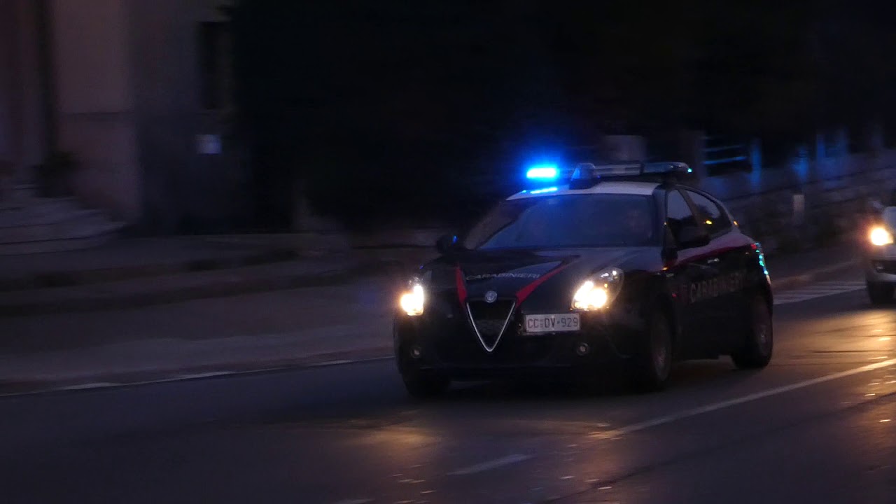 Alfa Romeo Giulietta Carabinieri Fiat Bravo Polizia Di Stato In Scorta Youtube