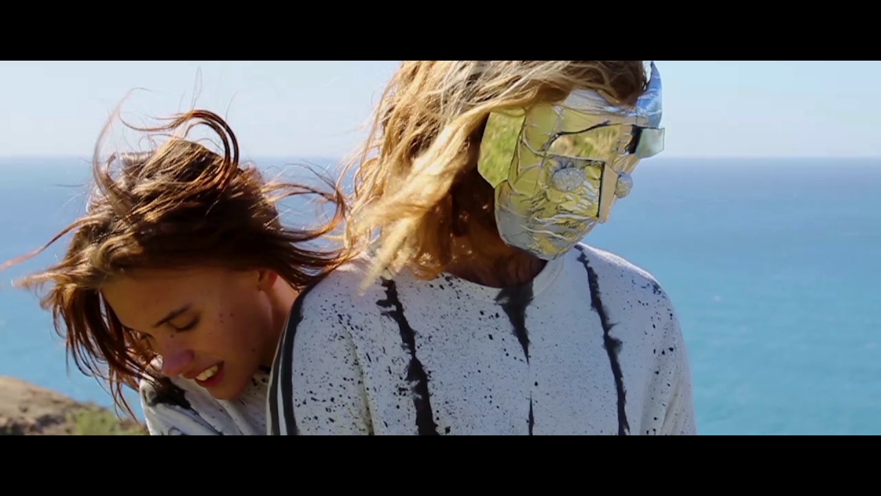 Huddyglo - Butterflies (Official Video)