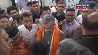 Union Minister Ashwini Vaishnav Arrives Howrah Railway Station And Inspects Kolkata Metro In WB screenshot 1