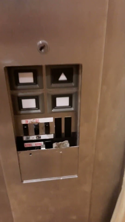 (Quick)1 Original Hitachi Service Elevator @The Steg Hotel, Jalan Raja Laut, Kuala Lumpur, Malaysia.