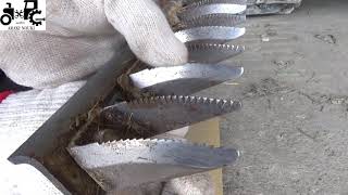 Combine harvester straw cutting blade explanation and replacement