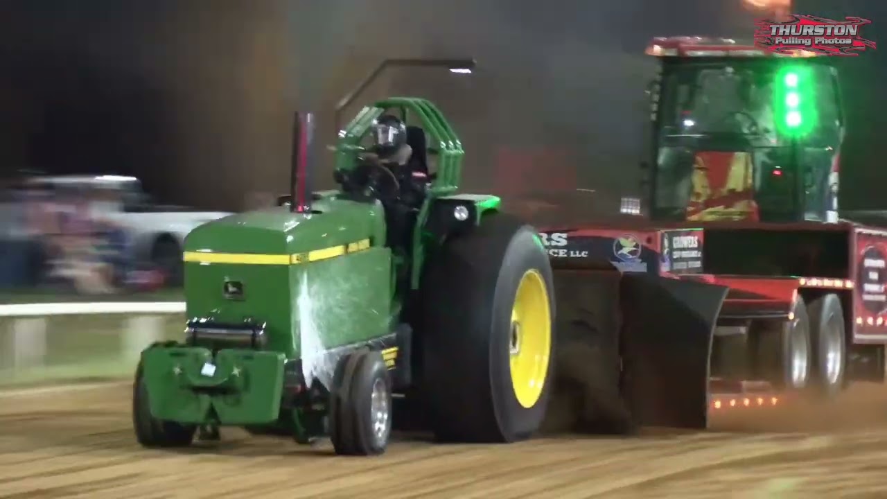 Big Block Hot Farm Tractors - USA Pullers - Trenton, TN