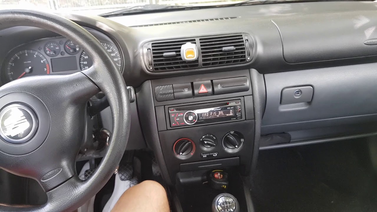 Hertz DCX 165.3 versus stock speakers Seat Leon 1M (in front - Hertz vs rear - stock)