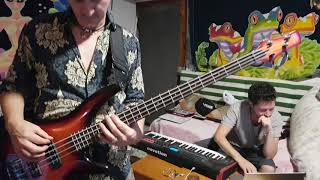 Trying out some ideas for a 2nd bass line...