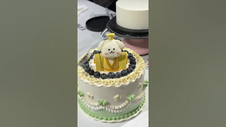 This cake deserves a photoshoot! #cake #shorts