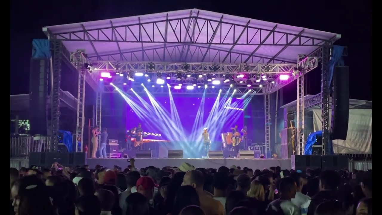 SHOW COMPLETO PISADINHA DO VAQUEIRO - FRANCILDO SILVA AO VIVO EM ITAMBACURI MG
