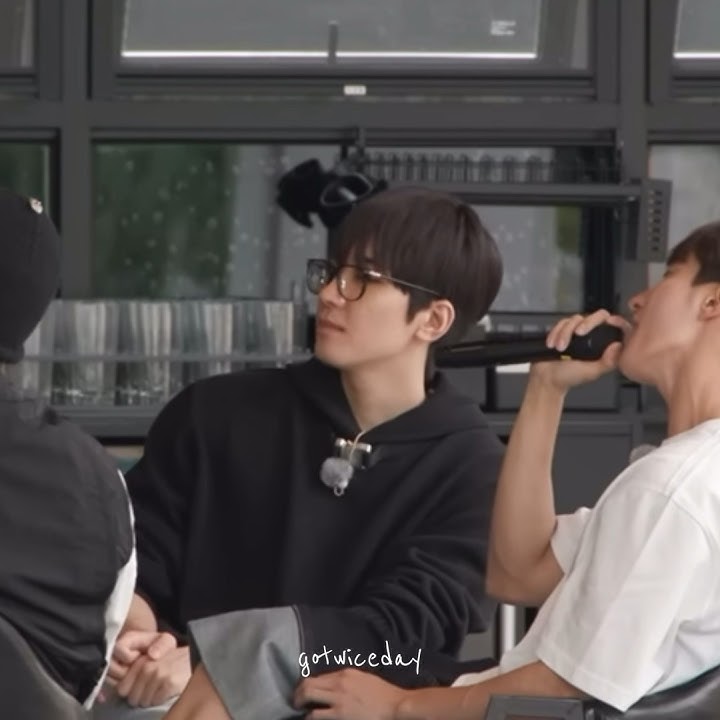 wonwoo & dk singing day6 “you were beautiful” #seventeen #goingseventeen #wonwoo #dk