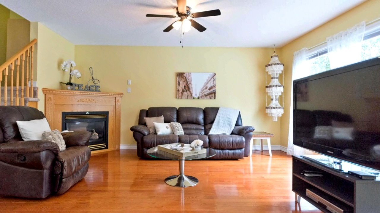 2066 Erin Gate Boulevard, Pickering YouTube