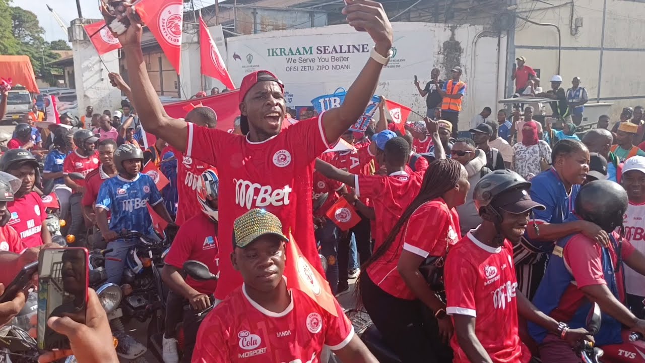 MAPOKEZI YA MNYAMA SIMBA ZANZIBAR KWENYE HAMASA