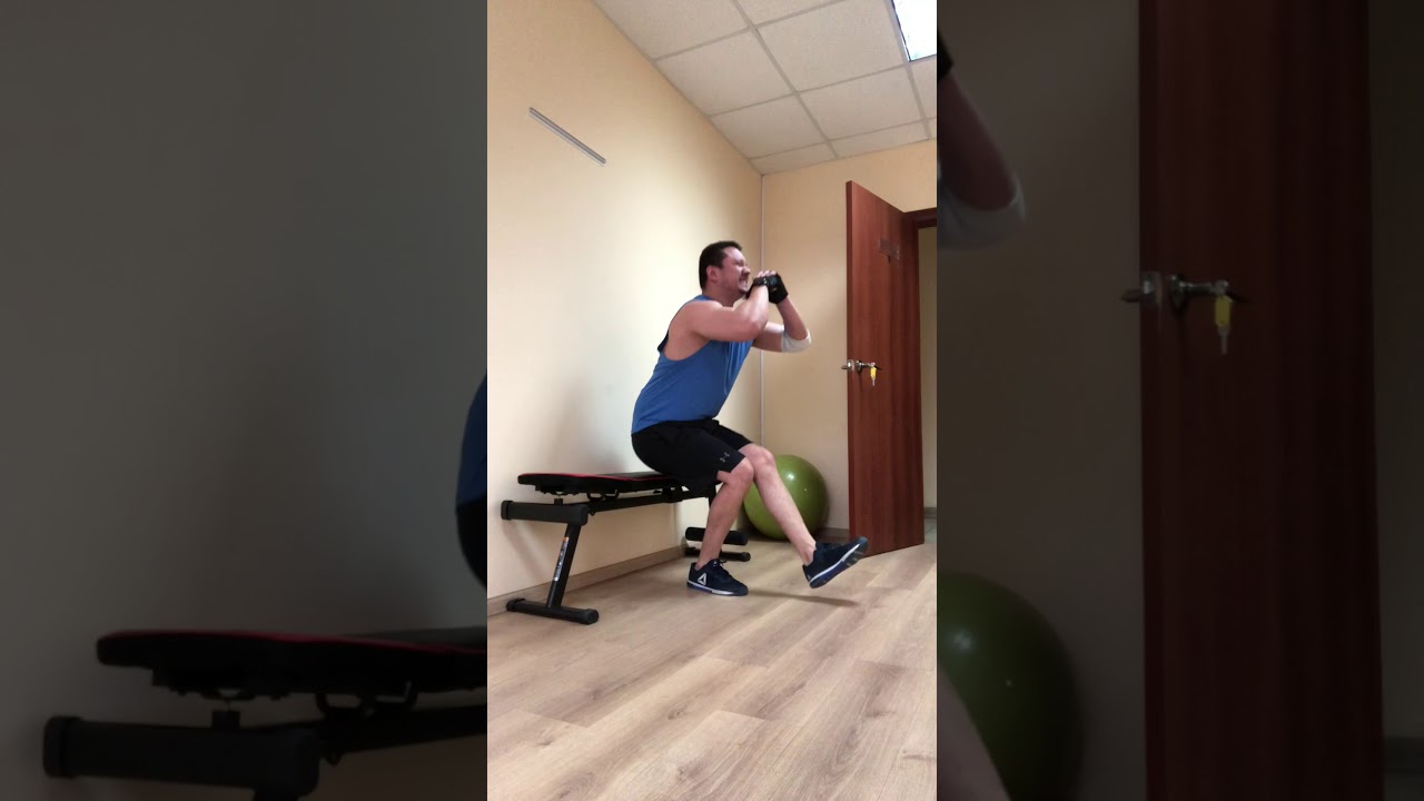 Тренировка 20 20 20 видео. Присед 4/20. Никита присел на скамью под окном комнаты отца упражнение 135.