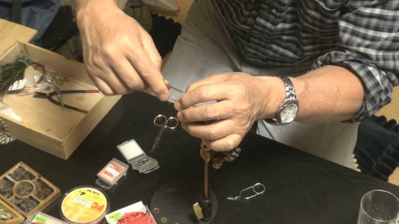 未経験者に毛鉤の巻き方を教えるテンカラ大王