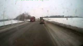 Вылетел на встречку,авария/auto crash(strangeworlds.at.ua)(, 2012-01-29T09:13:43.000Z)