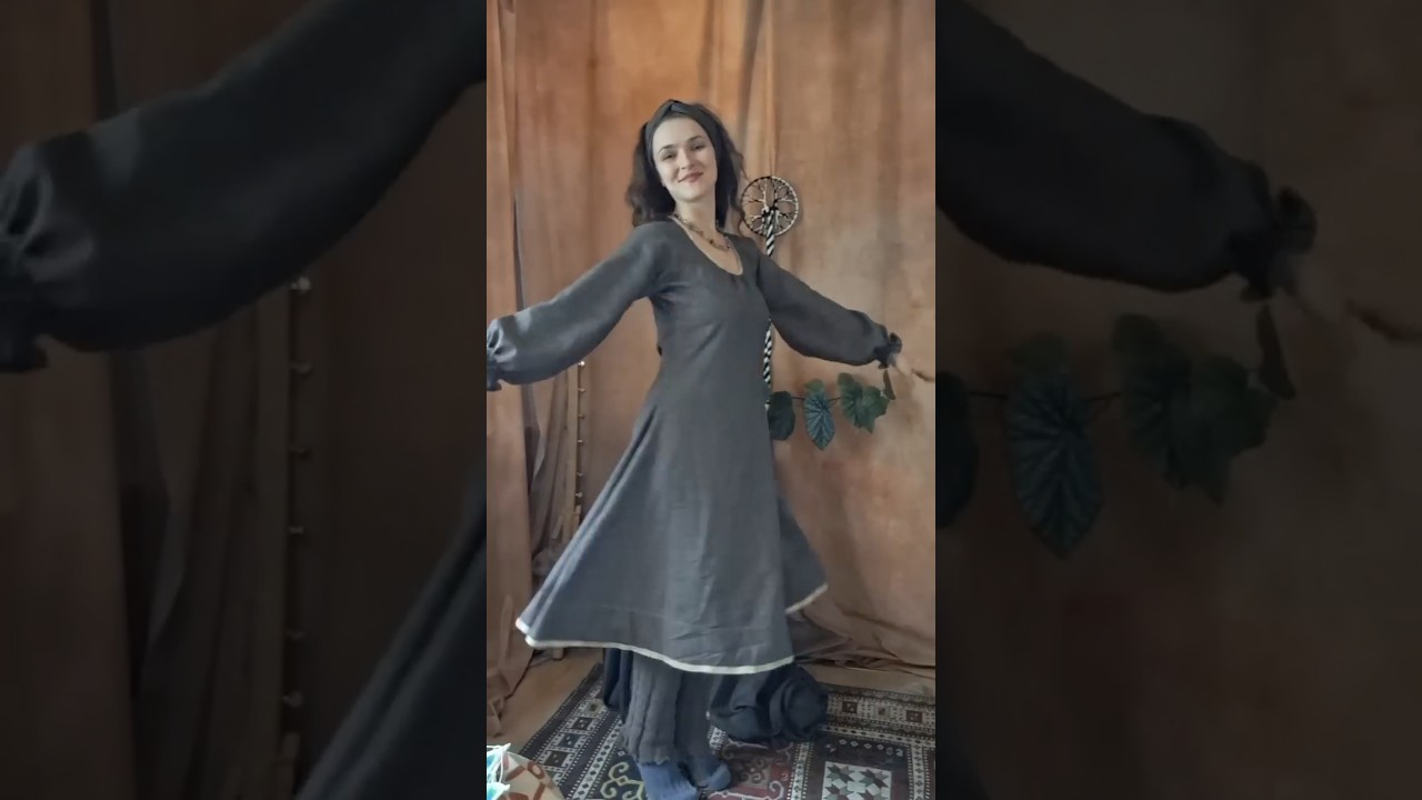 Mein neues handgenähtes energiebewahrendes Kleid ist fertig. Wolle-Kaschmir und goldene Wildseide.