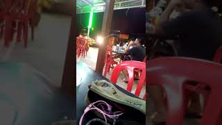 Lelaki Melayu Merokok Di Kedai Makan Tidak Serik-Serik Masih Merokok Lagi Di Tempat Awam