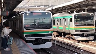 【E231系1000番台U526編成 TK入場回送(指定保全)】JR東日本E231系1000番台ヤマU526編成と普通電が並ぶシーン(2024/03/19)