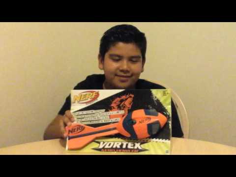 Nerf sports The FARTHEST FLYING FOOTBALL With DiegotubeHD