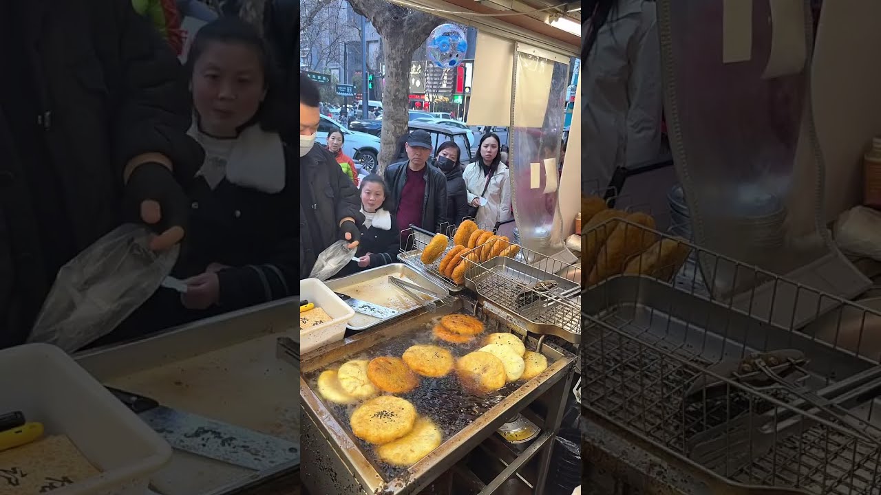 Enjoying delicious food - 纵览美食直播
