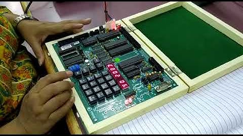 Demo of Execution of 8085 programs on Dynalog kit-1