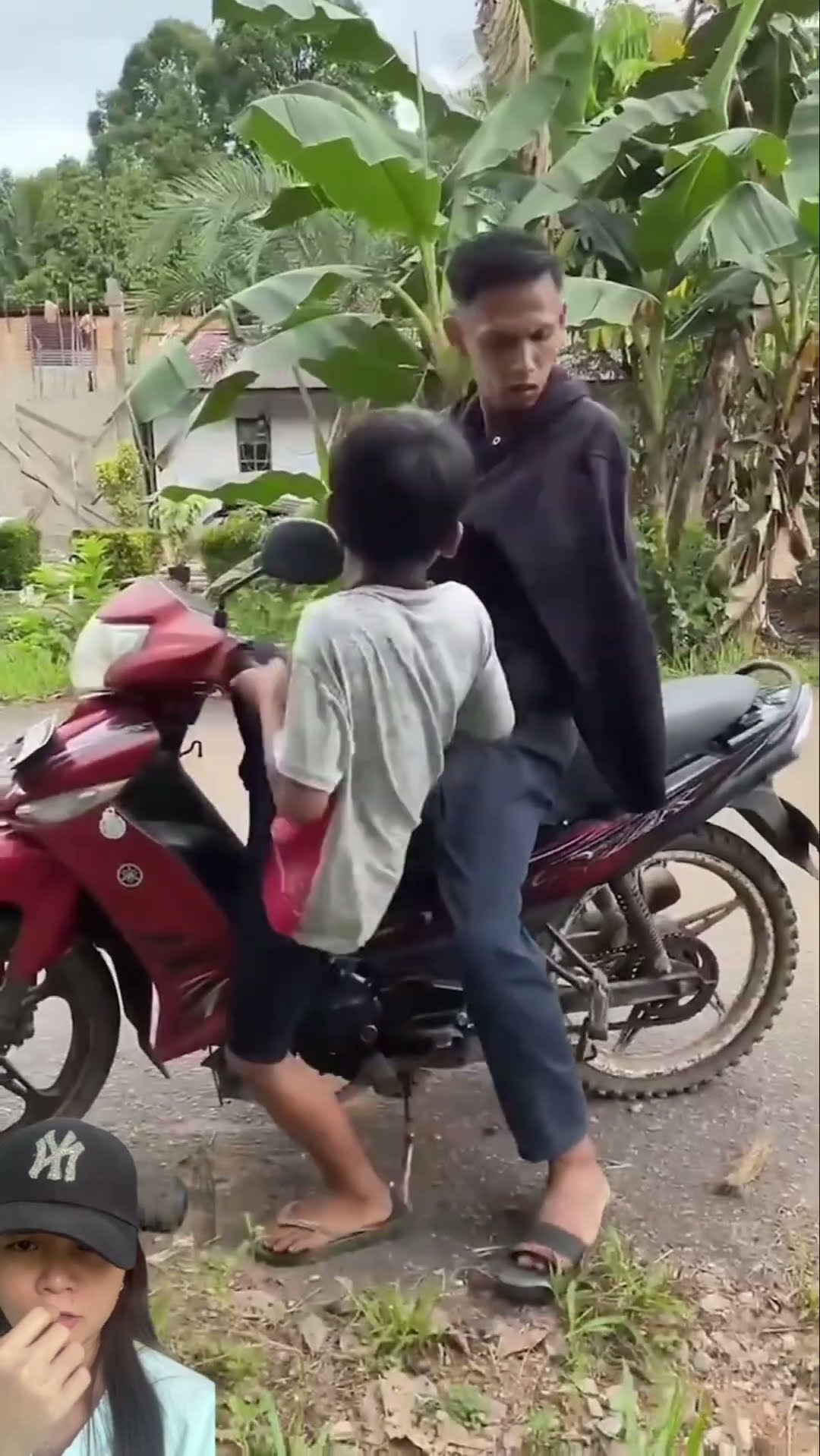 MAU NYOPET MALAH TANGANNYA NYANGKUT ⁉️?#shorts #funny #dubbing