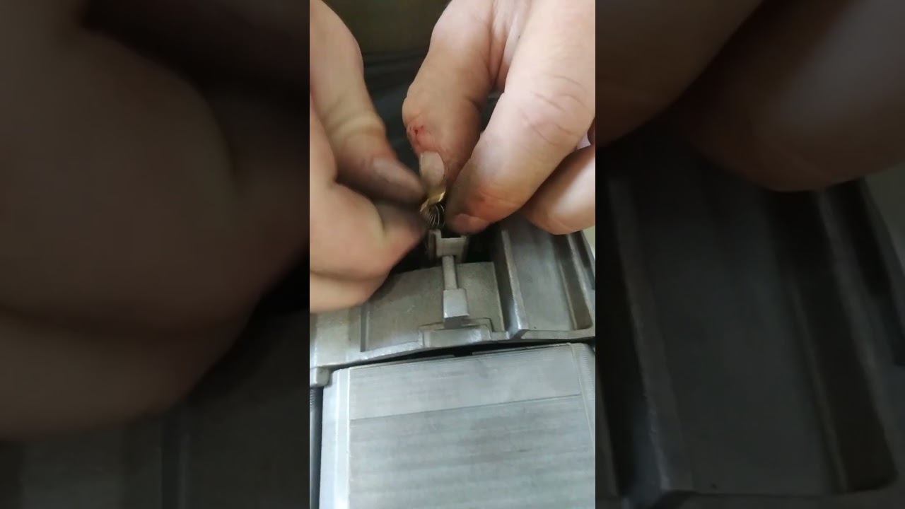 Стиральная машина не крутит барабан . Замена щеток на bosch/Siemens.