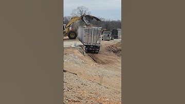 Dust loading at the dock #dirty #trucking #waste