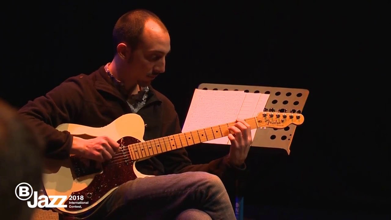 Live @B-Jazz / Belgium - Paolo Zou Guitar intro on "Dumbo Station"