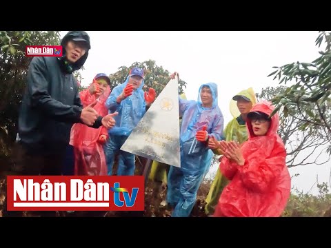 Chinh phục đỉnh Pu Ta Leng, ngắm hoa đỗ quyên