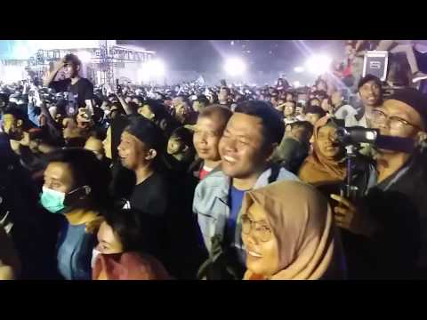 suket-teki---didi-kempot-duet-pak-walikota-solo-di-benteng-vastenburg