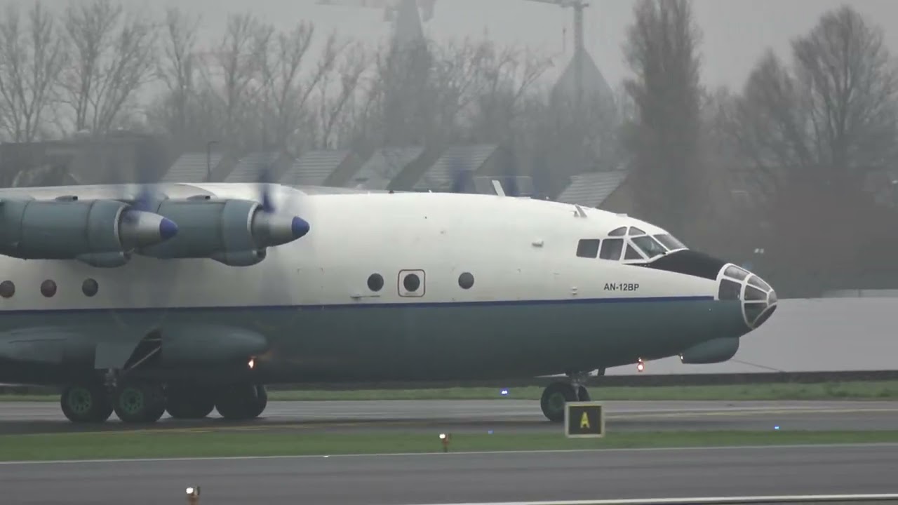 CAVOK Antonov 12 UR-CBG and UR-CKL : first arrival 2026