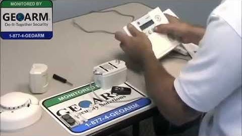 GE Simon XT :  How to Install the Battery to the System?