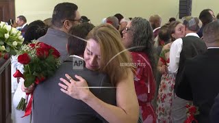 In a day of love, 31 Florida couples join together for a group wedding in historic courthouse