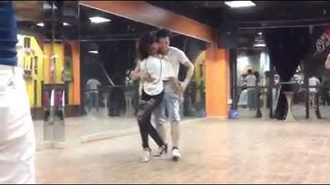 Hanoi Zouk Group - Linh Zeus & Sao Mai Bachata Sensual Class
