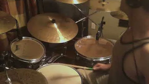 Patrick Mitchem playing along to Breaking the girl...