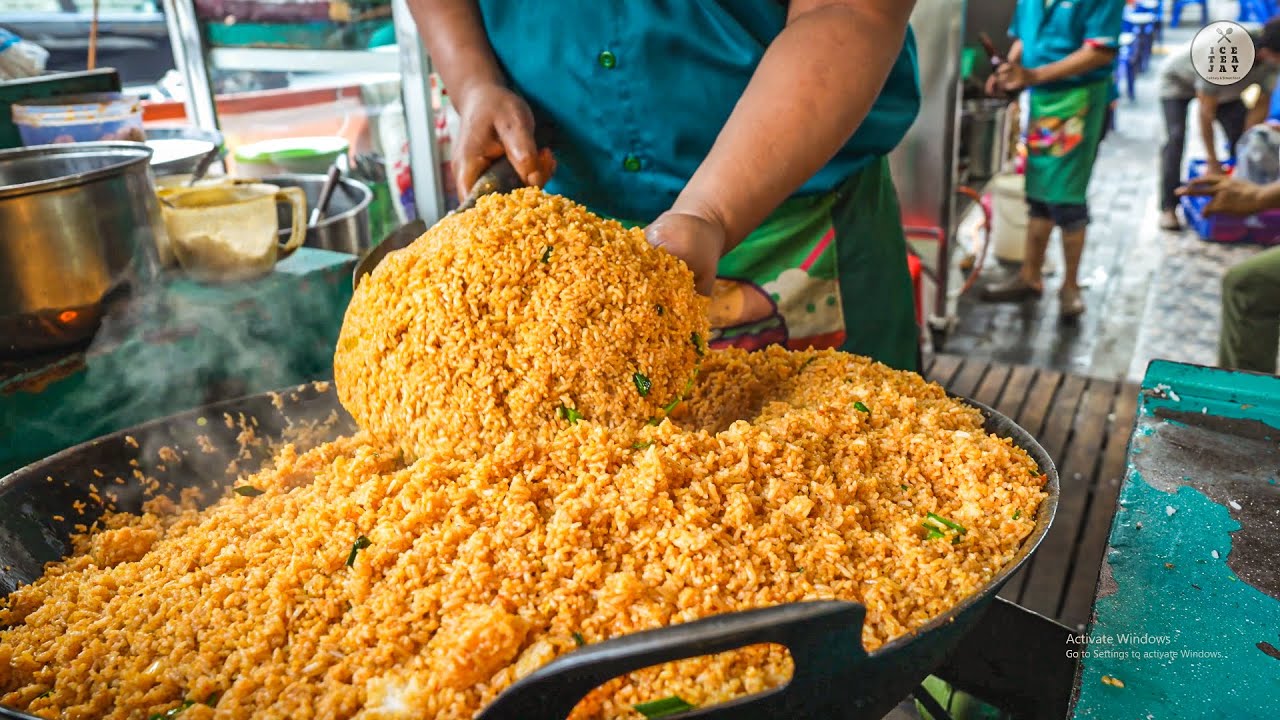 $1 Fried Rice Master in Medan - Indonesian Street Food