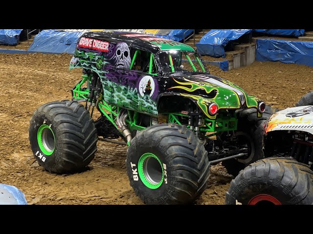Monster Jam 8個セット割 Monster Jam Sunrise 08/12/2023 FULL SHOW - YouTube
