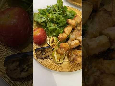 Шашлычки из курицы. Аэрогриль. Для маринада: лук, раст масло, черный перец, паприка, соль#аэрогриль