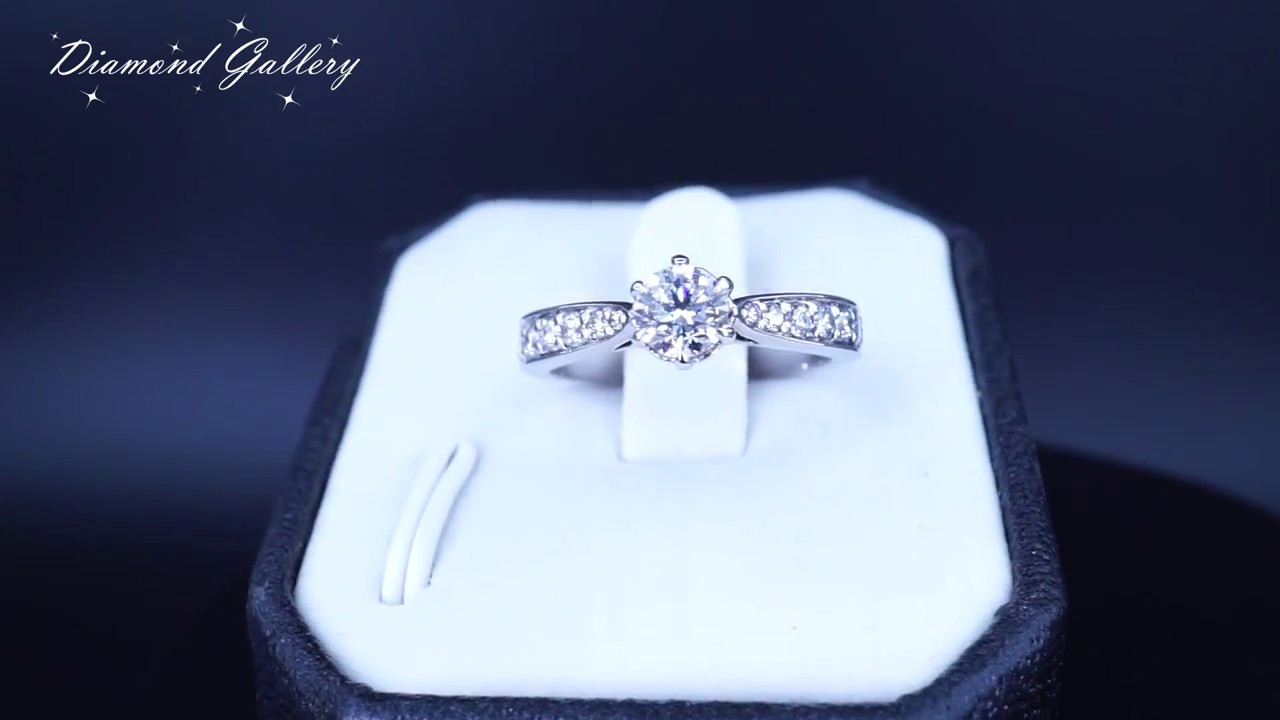 Уникальное помолвочное кольцо с россыпью бриллиантов по бокам от Diamond Gallery