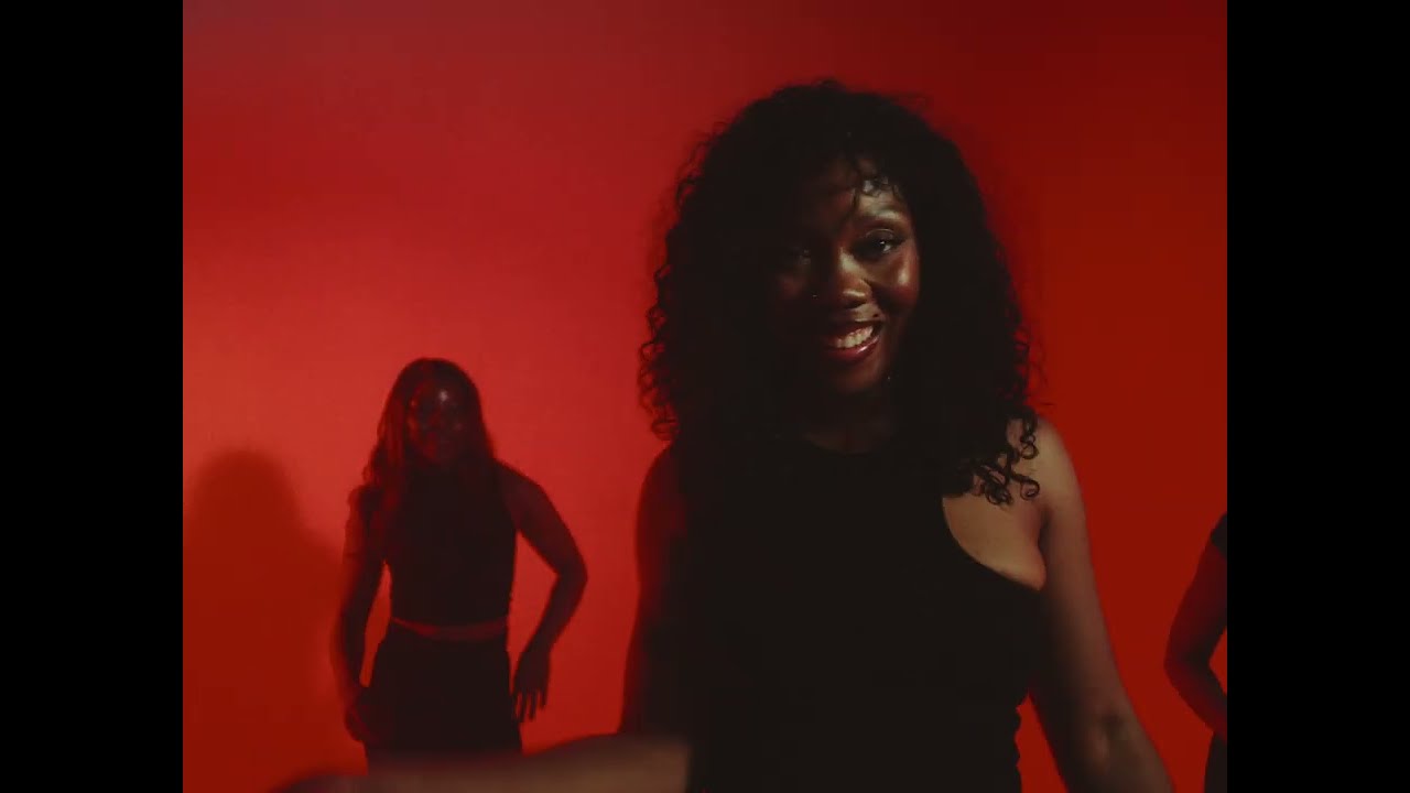 Ninita - Viens Sédan (Pom Pom Pom) Clip Officiel