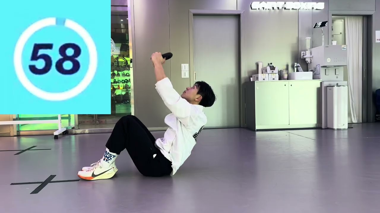 케틀벨 운동 / 쓰러스터, 스윙, 점핑잭, 트위스트, 스쿼트, 크런치, 헤일로, 런지