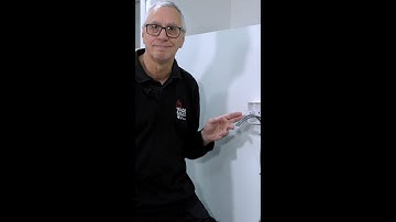 𝐖𝐢𝐫𝐢𝐧𝐠 𝐚 𝐃𝐨𝐮𝐛𝐥𝐞 𝐒𝐨𝐜𝐤𝐞𝐭 - #Electrical Tutor Andy demonstrates #shorts