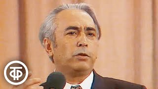 Соавтор фильмов Гайдая Владлен Бахнов читает свои литературные пародии (1979)