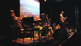 Video thumbnail of "Viitasen Piia - Keinu (live)"