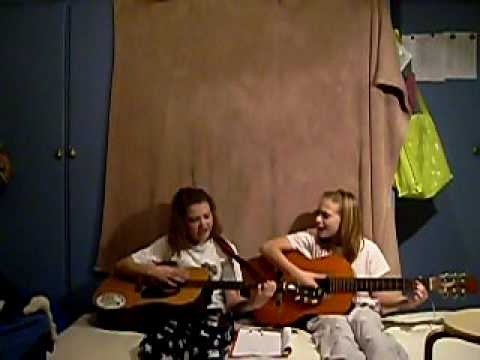 Erika og Jenny spiller gitar og sanger er WHEN YOU...